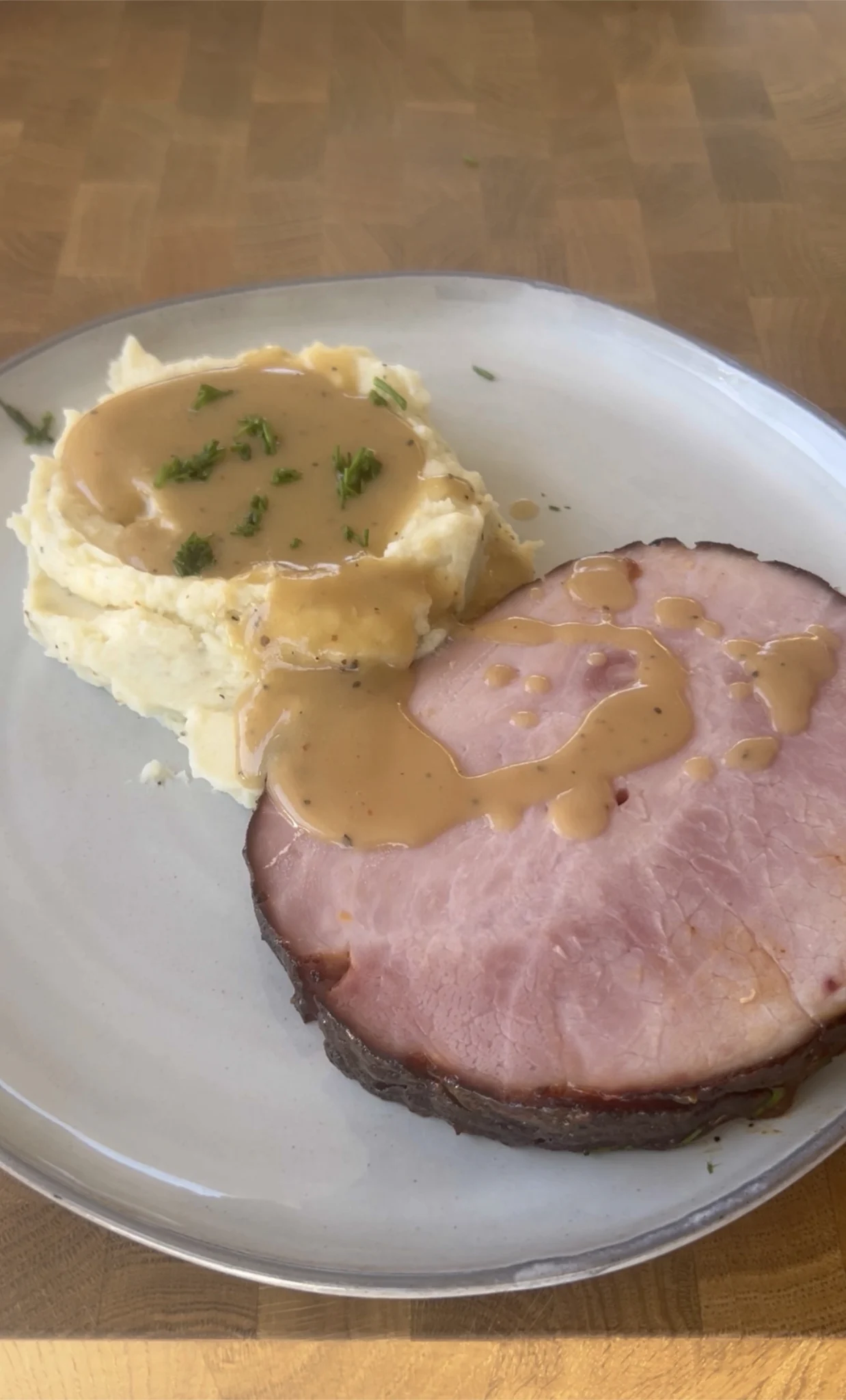 ham with mashed potatoes and gravy